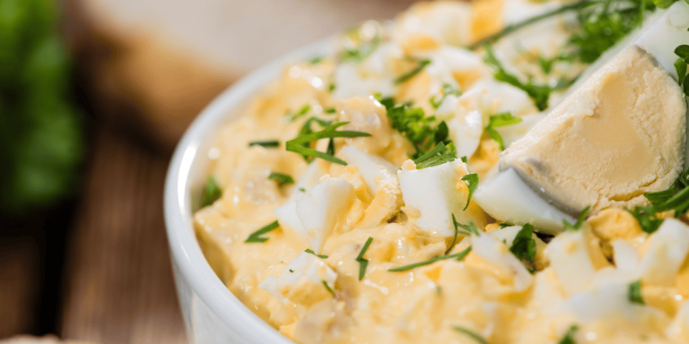 Selbstgemachter Eiersalat