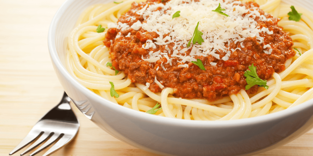 Das Bild zeigt eine selbstgemachte Spaghetti Bolognese