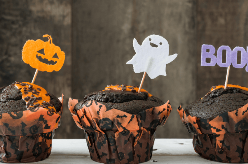 Halloween Muffins: Schnelle und einfache Gruselmonster für die Geisterstunde!