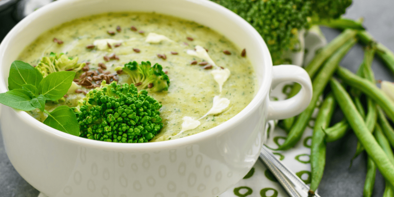 Brokkolisuppe: Cremig, lecker und in nur 30 Minuten auf dem Tisch!