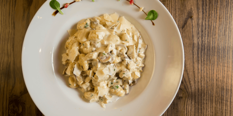 Schnelle Gnocchi mit Pilzrahmsoße