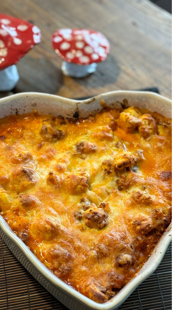 Das Bild zeigt einen Gnocchi Kürbis Auflauf.