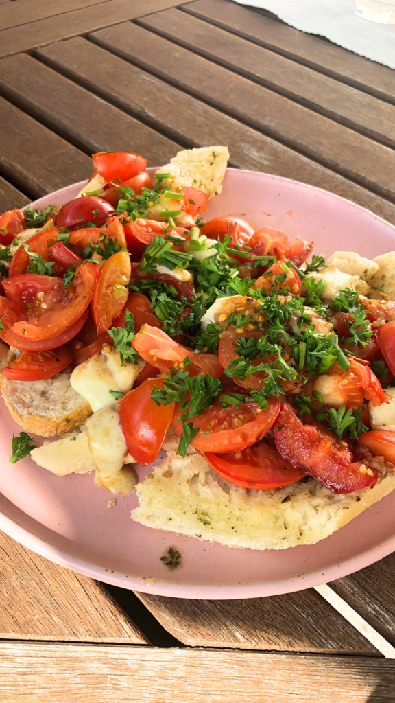 Das Bild zeigt Original italienisches Bruschetta.