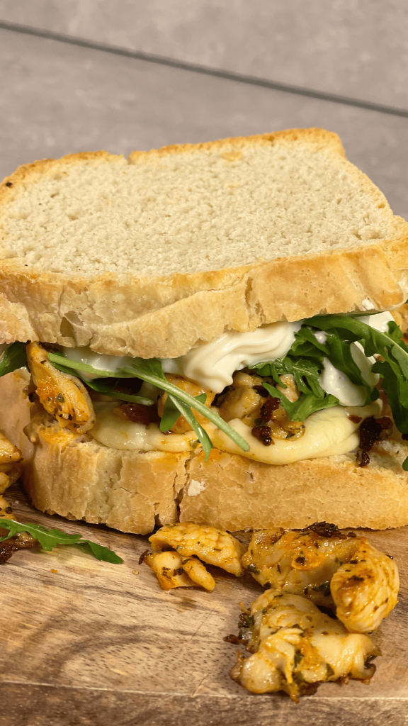Das Bild zeigt ein Gyros Sandwich.
