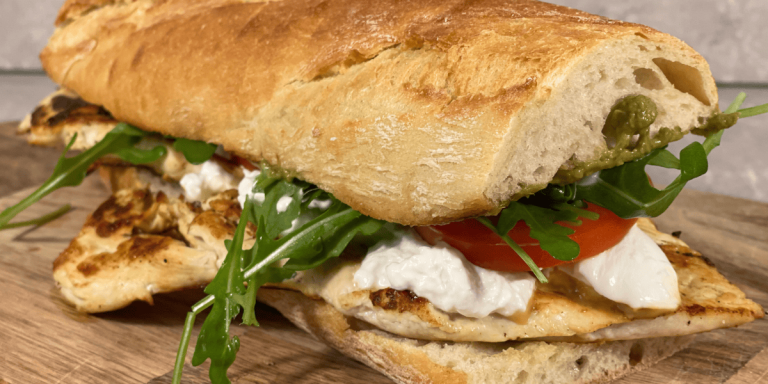 Weltbestes Burrata Chicken Sandwich, das du je gegessen hast