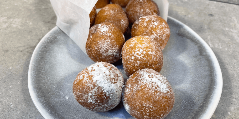 Quarkbällchen nach Omas Rezept – Fluffig, Knusprig und Einfach Lecker!