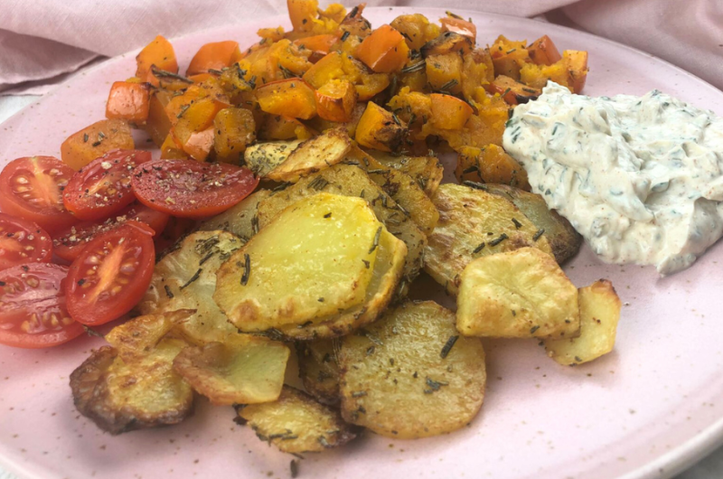 Würziger Kürbis mit Kartoffeln und Dip