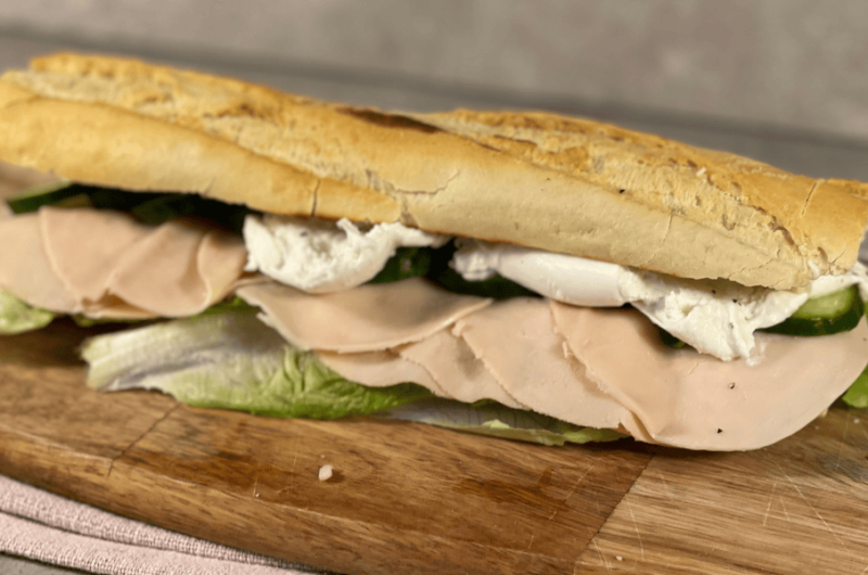 Baguette Deluxe: Mit Hähnchenbrust und cremigem Burrata!