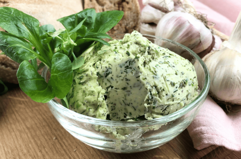 Die beste Kräuterbutter deines Lebens – in nur 5 Minuten selbst gemacht!